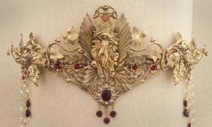 WingedAphroditeCrown_front