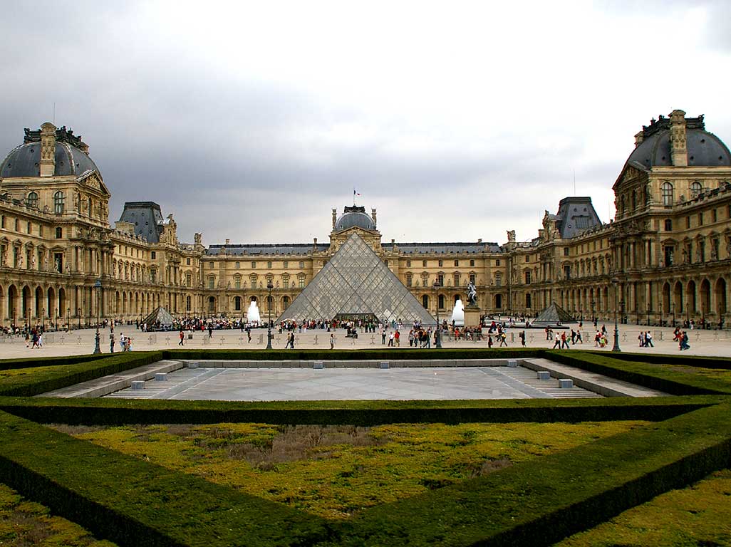 2louvre.jpg