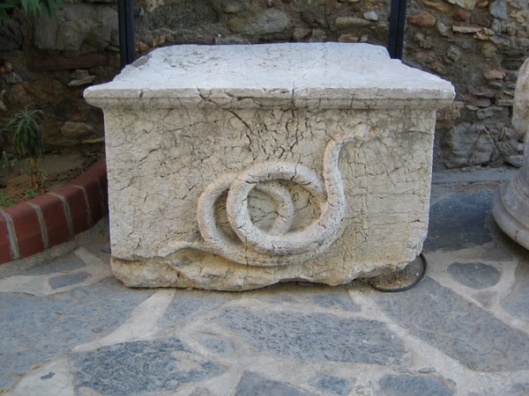 snake-altar-from-mausoleum-of-halicarnassus-in-bodrum