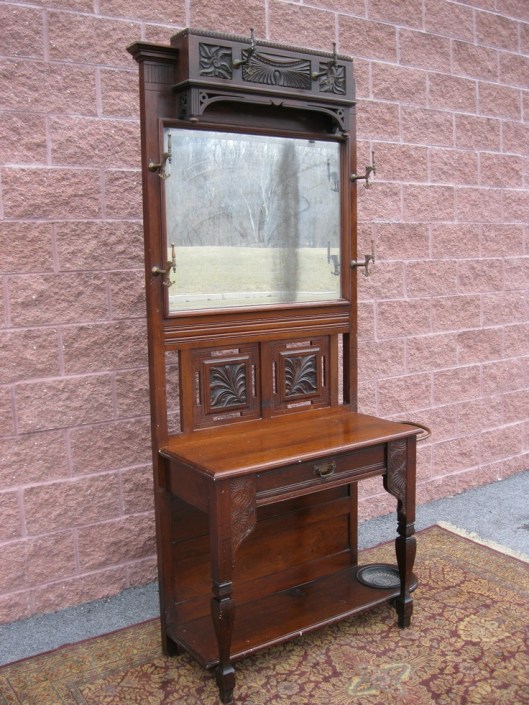 image16hallstand.jpg